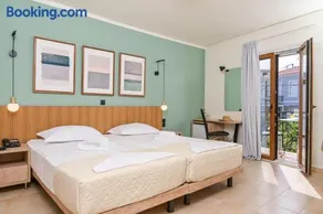 Emily Hotel - Image 3