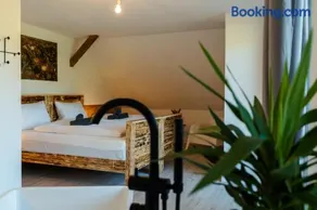 Chez Julie - Image 3