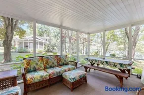 Pickerel Cove Cottage - Image 3