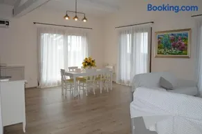 Le Bozze -Villa Jenny con WI-FI, posto auto, piscina a sfioro a Castagneto Carducci - Image 4