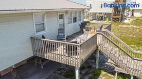 Experience ocean views in this 3-bedroom Beachside Bungalow in North Topsail Beach - Image 2