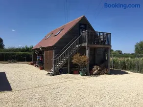 Oaks Barn - Image 1