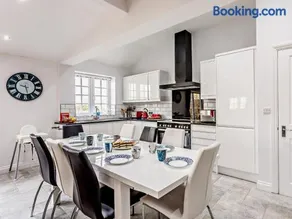 4 Bed in Wedmore oc-58843 - Image 3