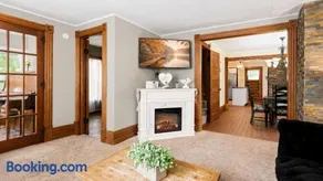 New Era Farmhouse, Jacuzzi Tub & Orchard Views - Image 2