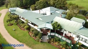 Karbeethong Lodge - Image 1