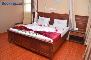 Pavilion Holiday Resort - Image 4