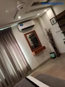 Fivee Hotel Model Town Multan - Image 1