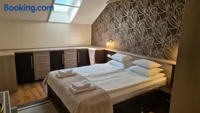 NyugalomVár Exclusive Vendégház - Image 5
