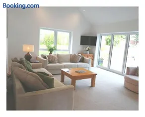 The Highlands - 5 bed 5 bath - Huge Sociable House - Image 4