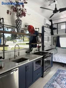 Tiny Hamptons, No Pet Fees, Main Floor Bed! - Image 1
