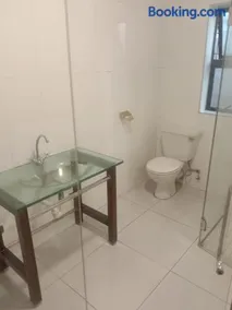 Cape Town 5 bedroom house Belhar - Image 3