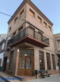 Casa Los Balcones de la Iglesia Fuentes de Ebro - Image 2