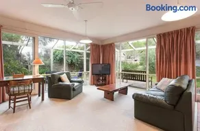 Corvus Cabin Portsea Pet Friendly - Image 1