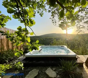Modern cottage, views and a jacuzzi - Image 3