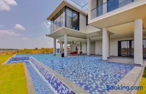 SaffronStays Serivaas The Lakeview Estate - Image 1