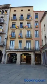 Apartaments Vicus 2 con vistas a la Plaza Mayor de Vic - Image 4