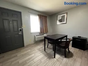Budget Inn Motel - Image 3