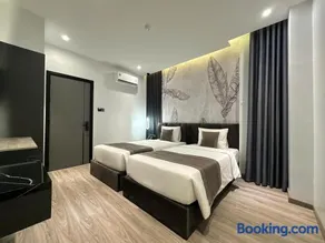 LION 16 Hotel - Image 4