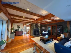 Relaxing Lodge Retreat - Image 1