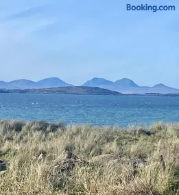 Seaside House Heart Of Gigha Amenities and Beach - Image 4