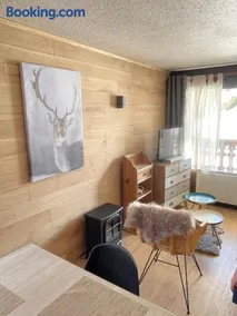Center and walking trails - Open view and private parking - Image 4