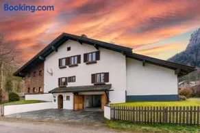 Large house with big garden - Image 1