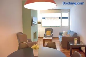 Sweet BCN Three Bedroom Apartment - Image 2