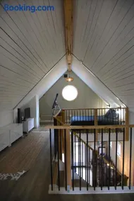 Escape to the Woods Off Grid Living York River - Image 2