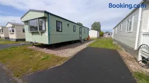 Spacious and welcoming 8 Berth caravan at Parkdean Regent Bay - Image 2