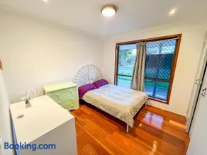 Islington Youth House - Image 2