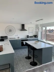 'The View' Penthouse Apartment Number Four Lees Terrace - Image 3