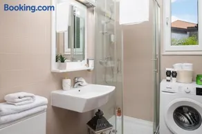 Sunny Resort apartment 1042 - Image 2