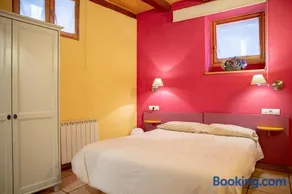 Garxo Apartamentos - Image 1
