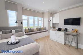 Beachfront Studio with Sea Views & AC, The Compact Coastal Crib - Image 2