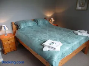 Bungalow in lovely setting.Ten minutes to Longleat - Image 2