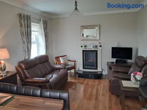 Warm Spacious Three Bed Chalet - Image 5