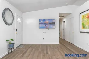 3BR Cozy Home~ Stylish & New ~ UC Merced ~ en route Yosemite! - Image 4