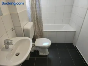 Zentrale 3-Zimmer Wohnung mit Balkon - Perfekt für Monteure und Familien - Image 3