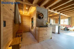 Voll ausgestattetes wunderschönes Ferienhaus mit Sauna, Terrasse und Whirlpool | Bergblick | Nah am Skifahren | Perfekt für die Arbeit von Zuhause - Image 2