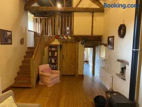 Finkle Barn - Image 2
