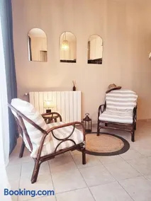 La Petite Escale - Image 1