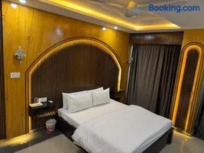 Peaceful Stay In Peshawar - Image 4