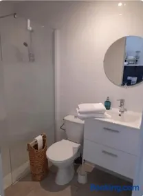 Studio cosy et climatisé - Tout équipé - Parking privé - Image 4