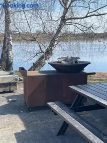 Piestātne Riverside Cabin with Sauna, Hot Tub & Private Pier - Image 5
