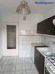 Trzypokojowe mieszkanie w bloku - Image 3