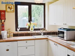 White Cottage - Image 5