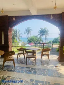Lushy Glorious Hotel - Image 1