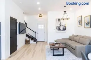 Lakehouse Luxe - Image 4