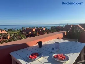 Luxury 3 bed Duplex Penthouse, 3 mins walk to the beach - Image 4