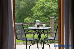 Pretty Wood Cottage Grown-up Escape in a Private Meadow - Image 2